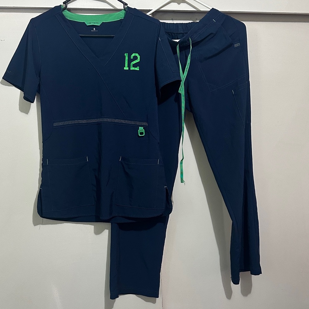 Carhartt Navy and Green Scrub Top